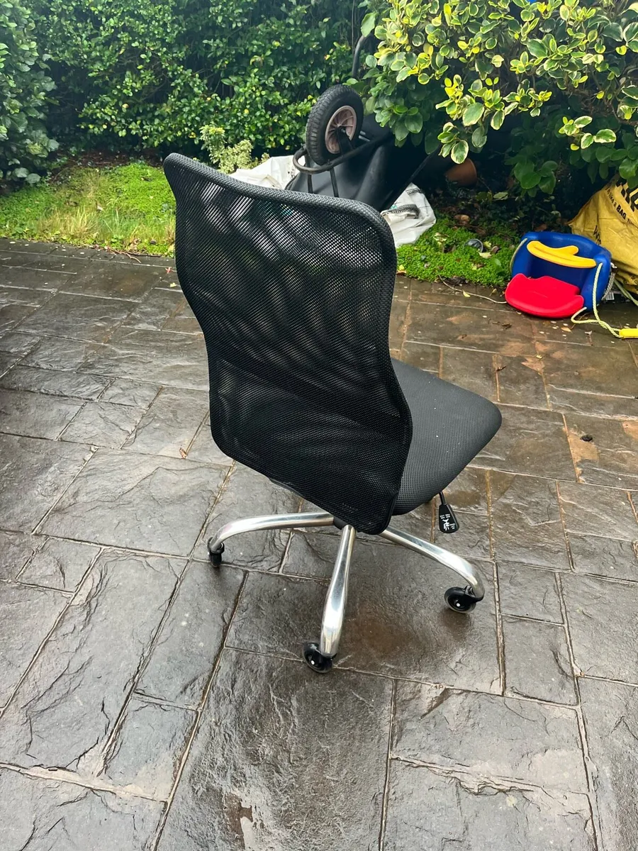 Computer chair - Image 1