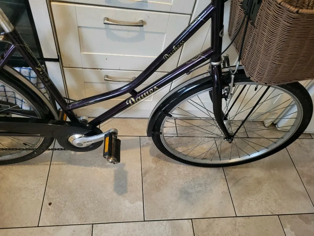Ladies bike (excellent condition) - Image 2