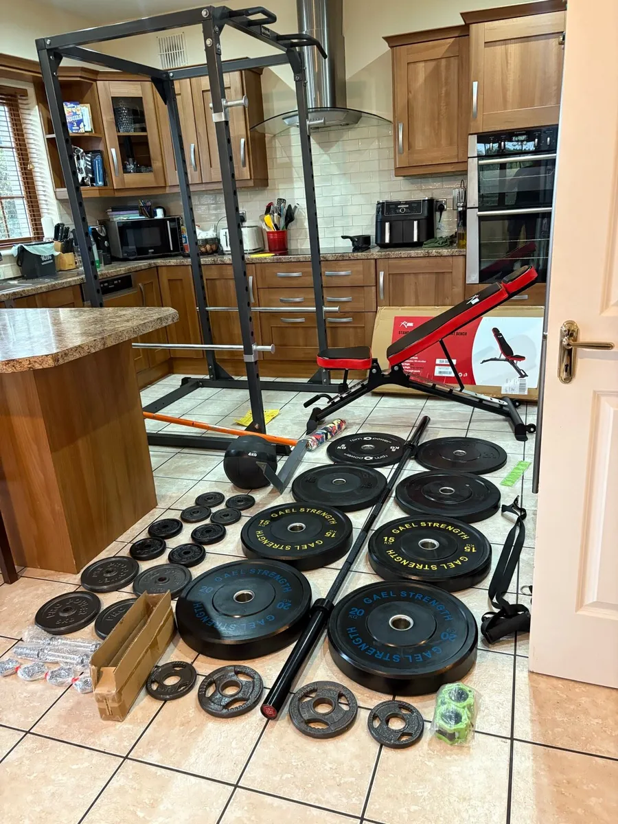 BRILLIANT GYM SQUAT, BANCH, RACK, WEIGHTS, BARS!! - Image 1