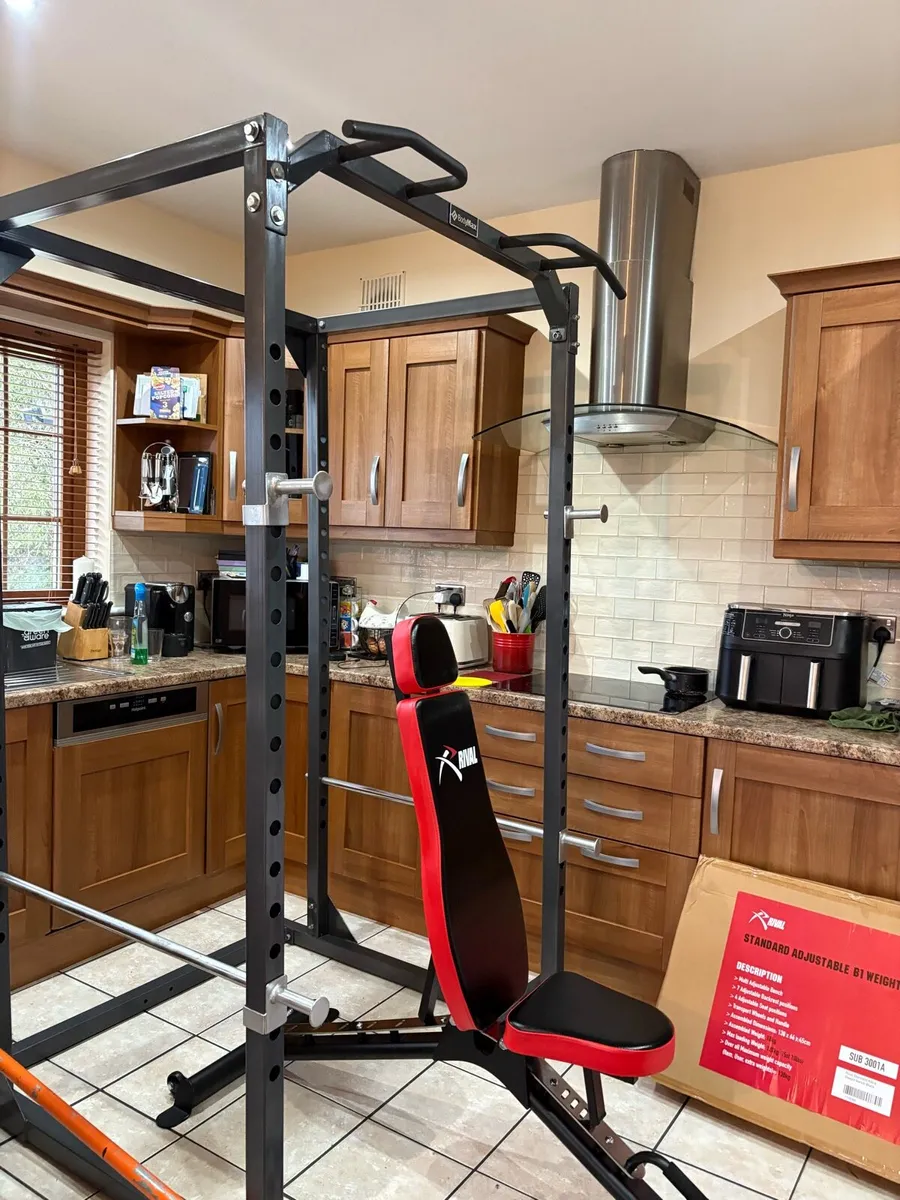 BRILLIANT GYM SQUAT, BANCH, RACK, WEIGHTS, BARS!! - Image 4