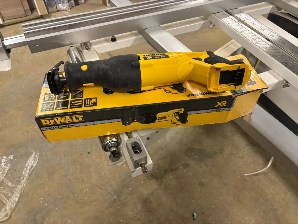 De Walt reciprocating saw bare unit - Image 1