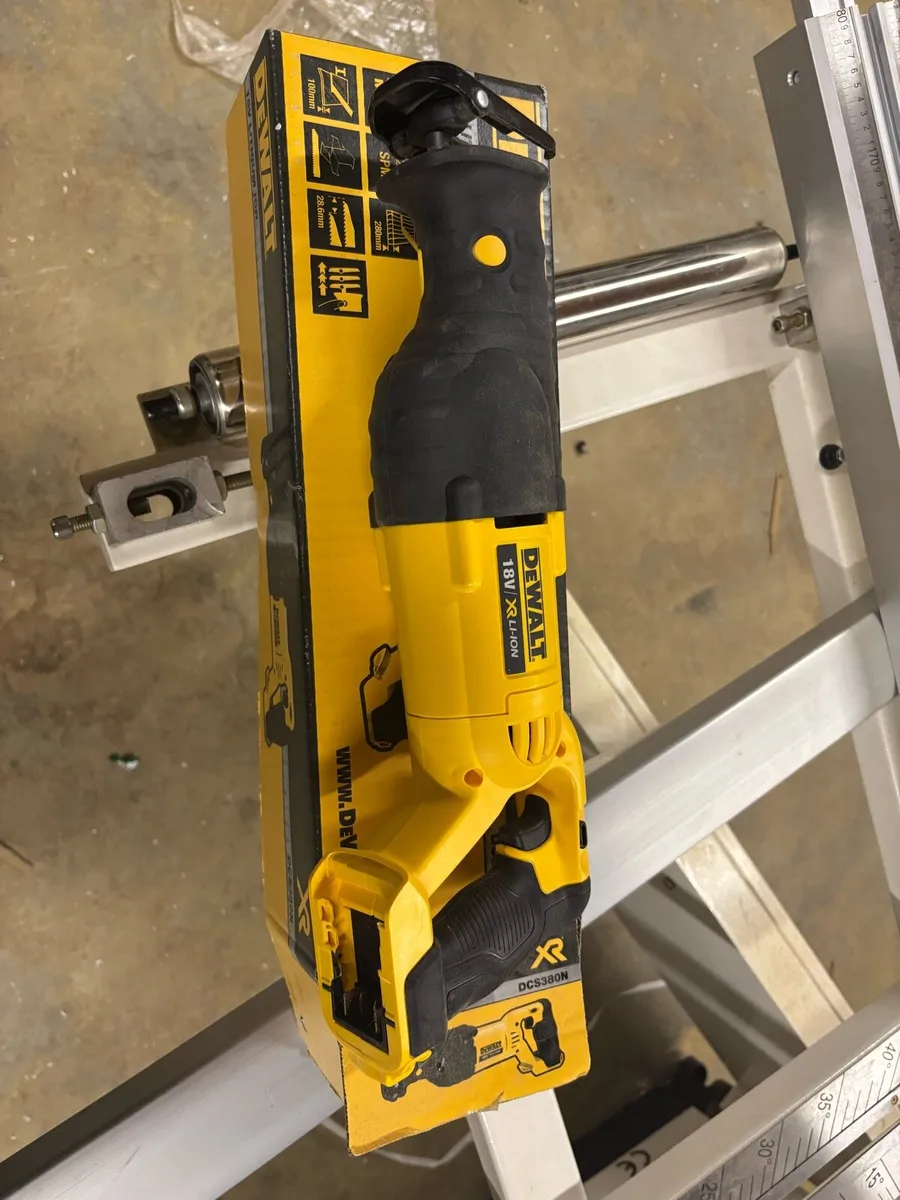 De Walt reciprocating saw bare unit - Image 2