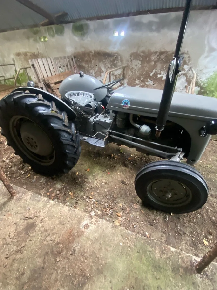 Vintage tractor - Image 2