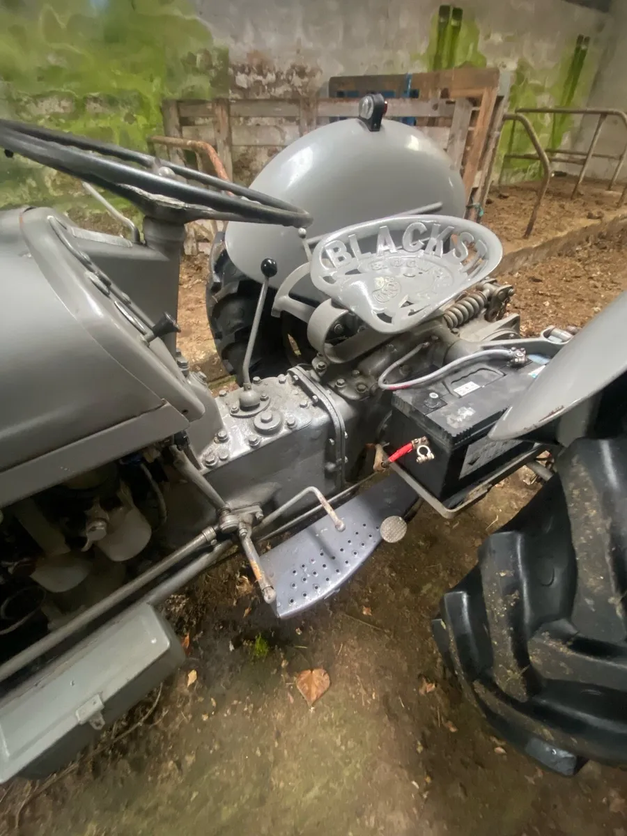 Vintage tractor - Image 3