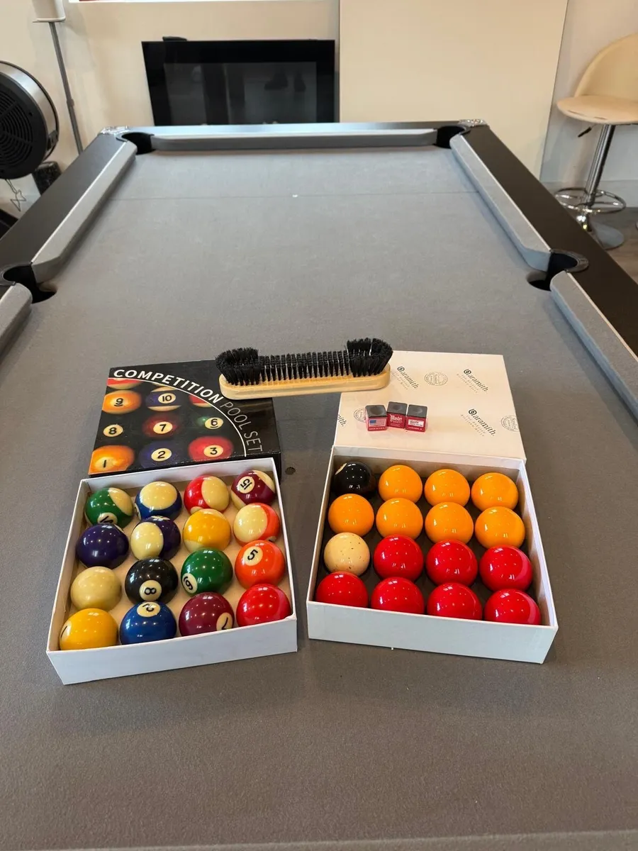 Pool Table - Image 4
