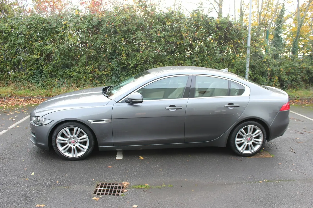 Jaguar XE 2017 - LOW MILEAGE - 2 OWNERS FROM NEW - Image 4