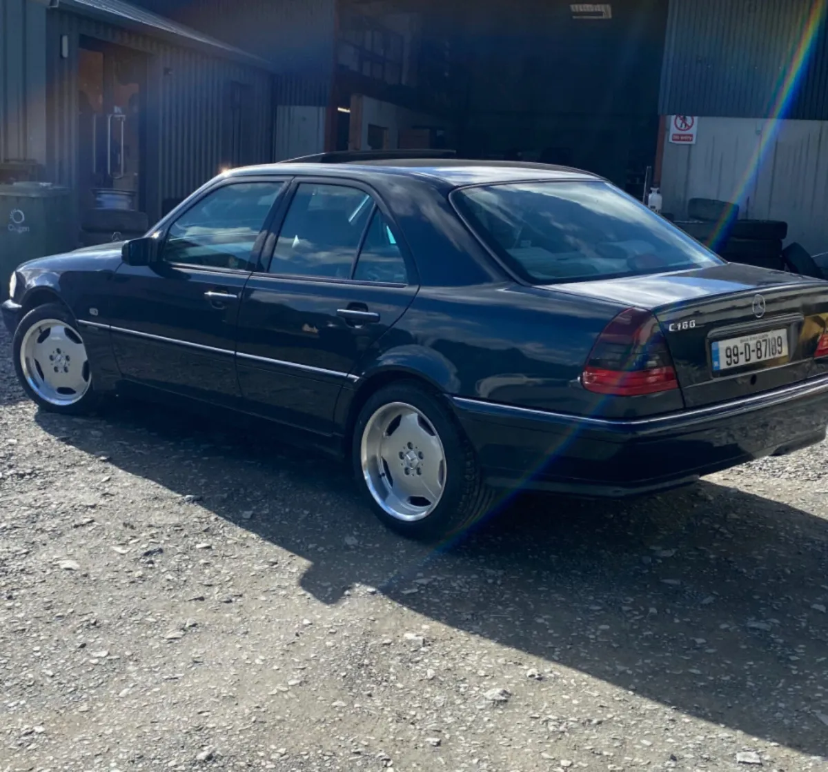 W201 Mercedes - Image 1