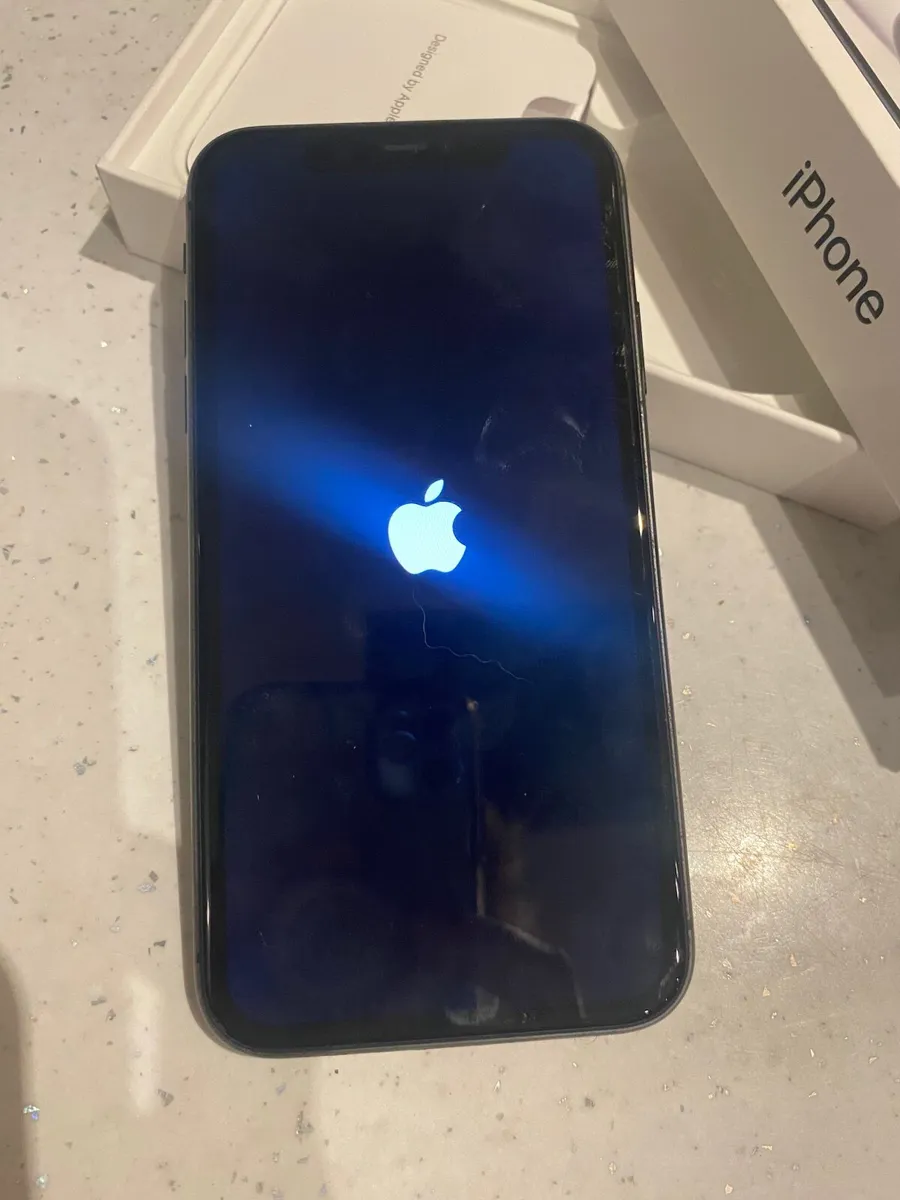 iPhone 11 unlocked - Image 3