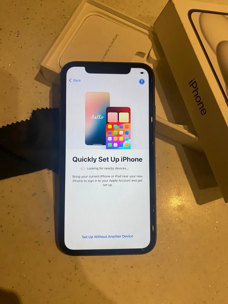 iPhone 11 unlocked - Image 4