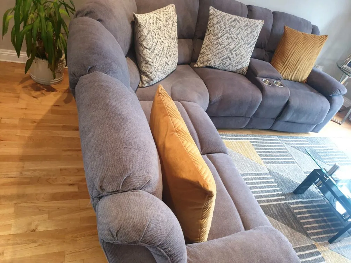 Corner couch sofa - Image 1