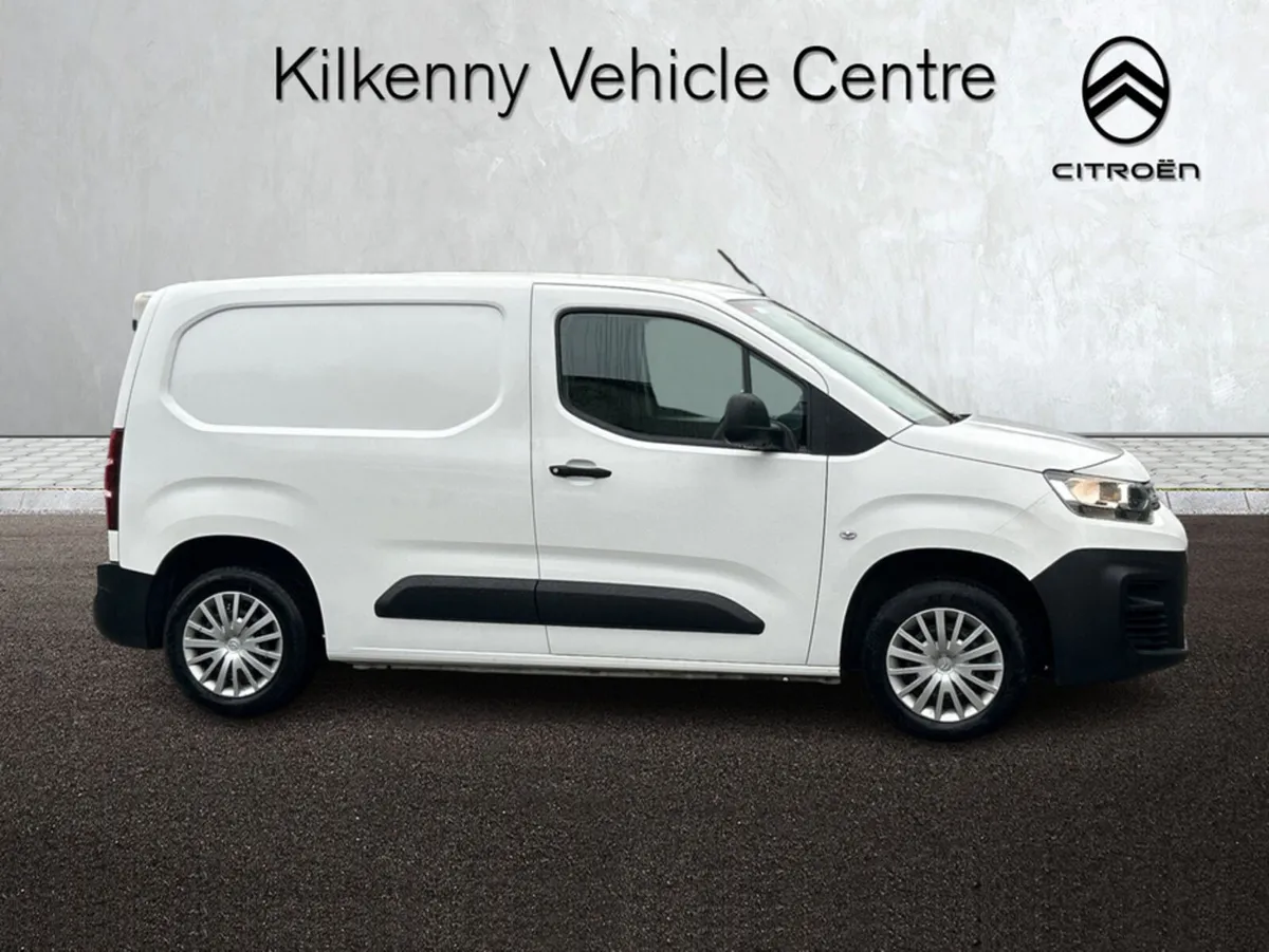 Citroen Berlingo ENT BLUEHDI 100 MWB 6 650KG 3DR - Image 2