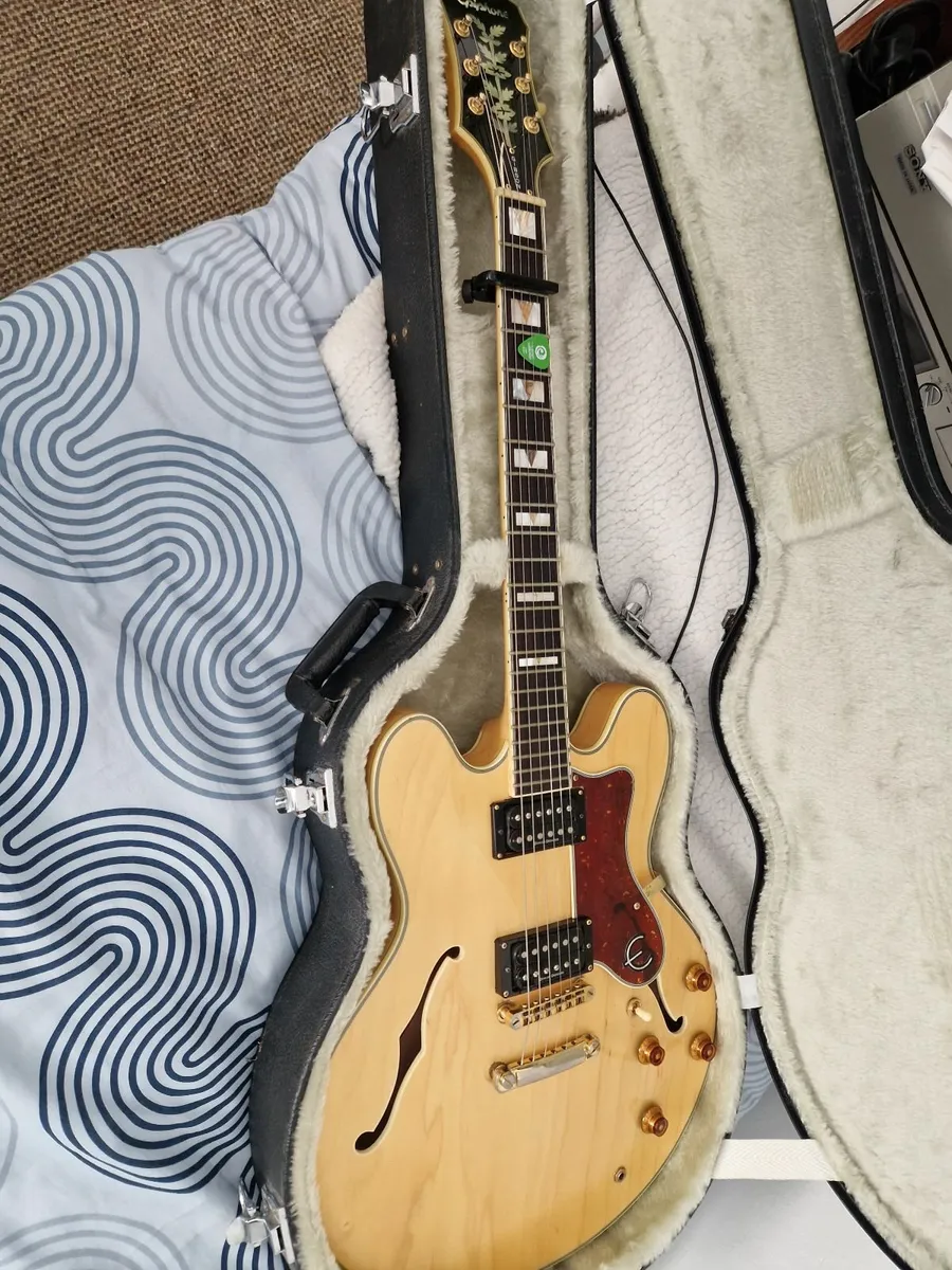 Epiphone Sheraton Guitar