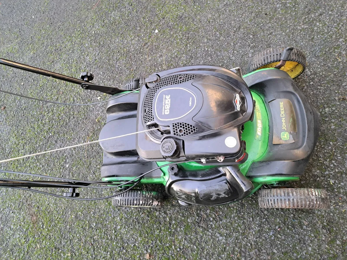 Lawnmower mulching - Image 1