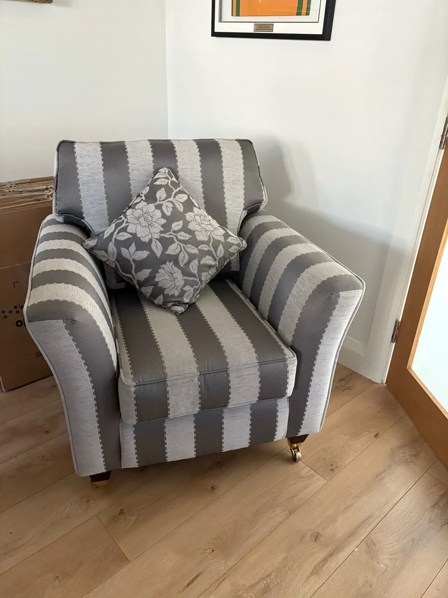 Furniture For sale - Image 1