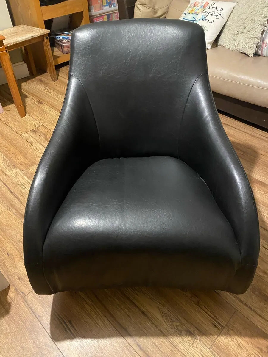 Gaming chair - Image 1