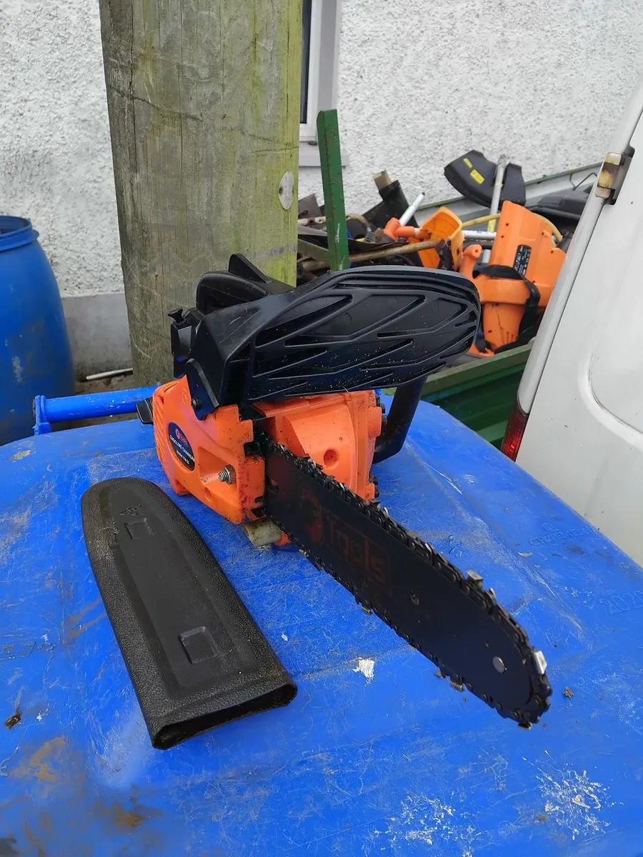 Hand chainsaw only used 3 times like new - Image 4