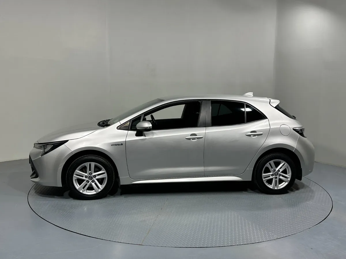 Toyota Corolla Luna Self Charging Hybrid 191 - Image 4