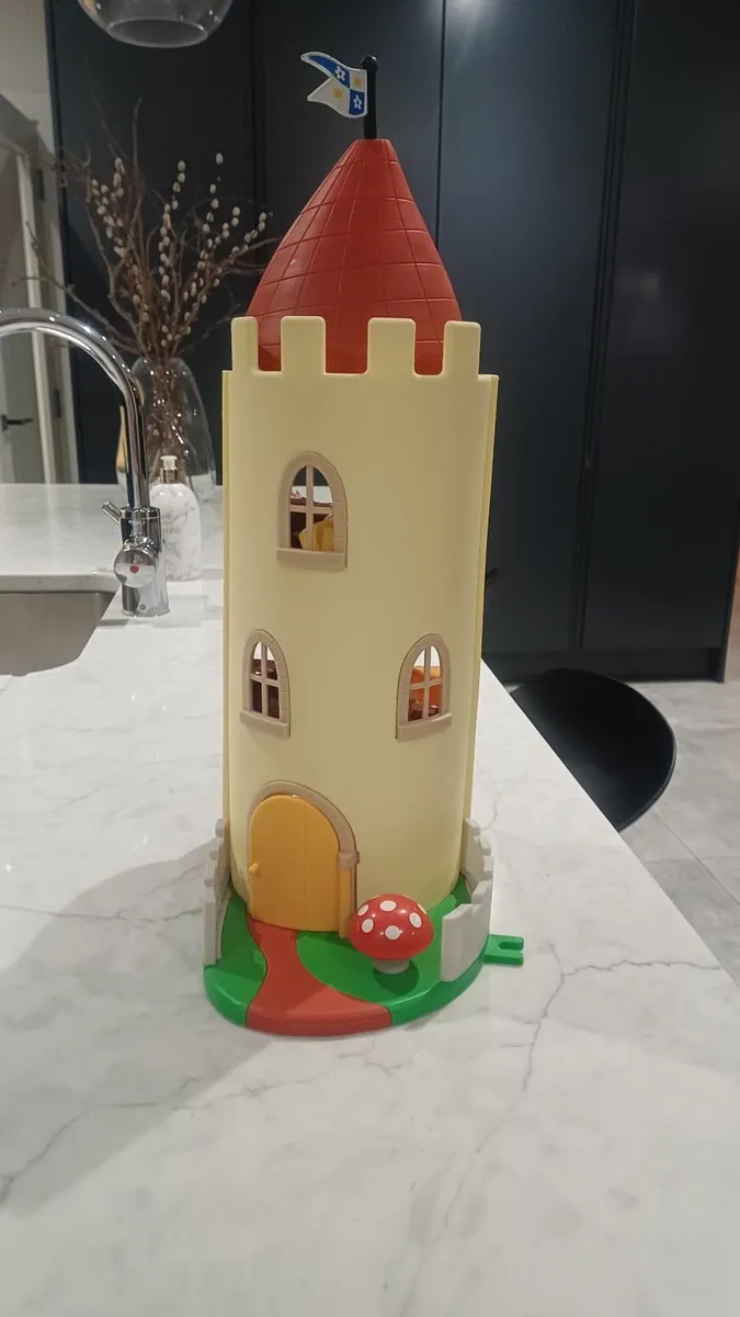 Ben and Holly Castle and characters - Image 2