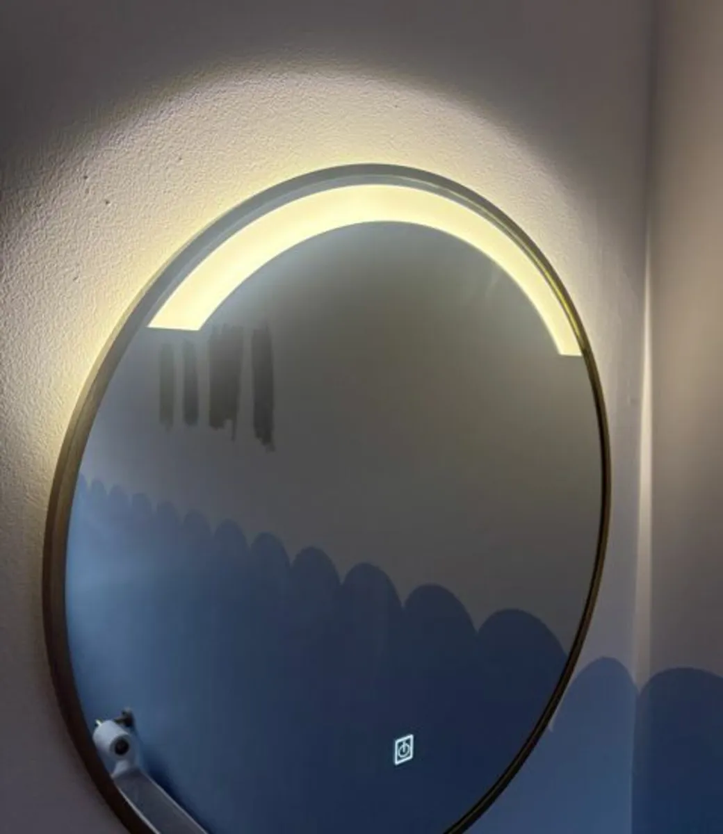 Bathroom Mirror with Touch Light - Image 4
