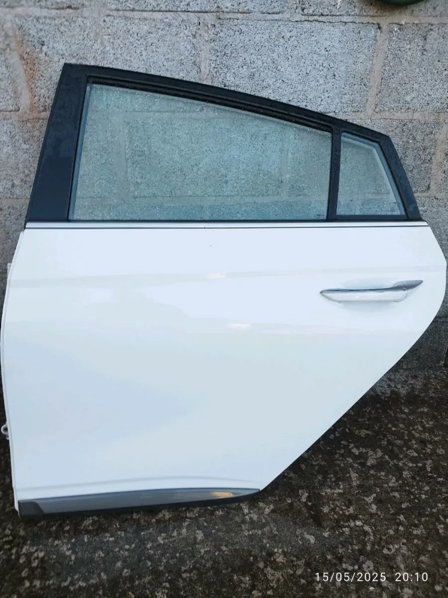 2019 Hyundai ioniq Doors and back for sale - Image 4