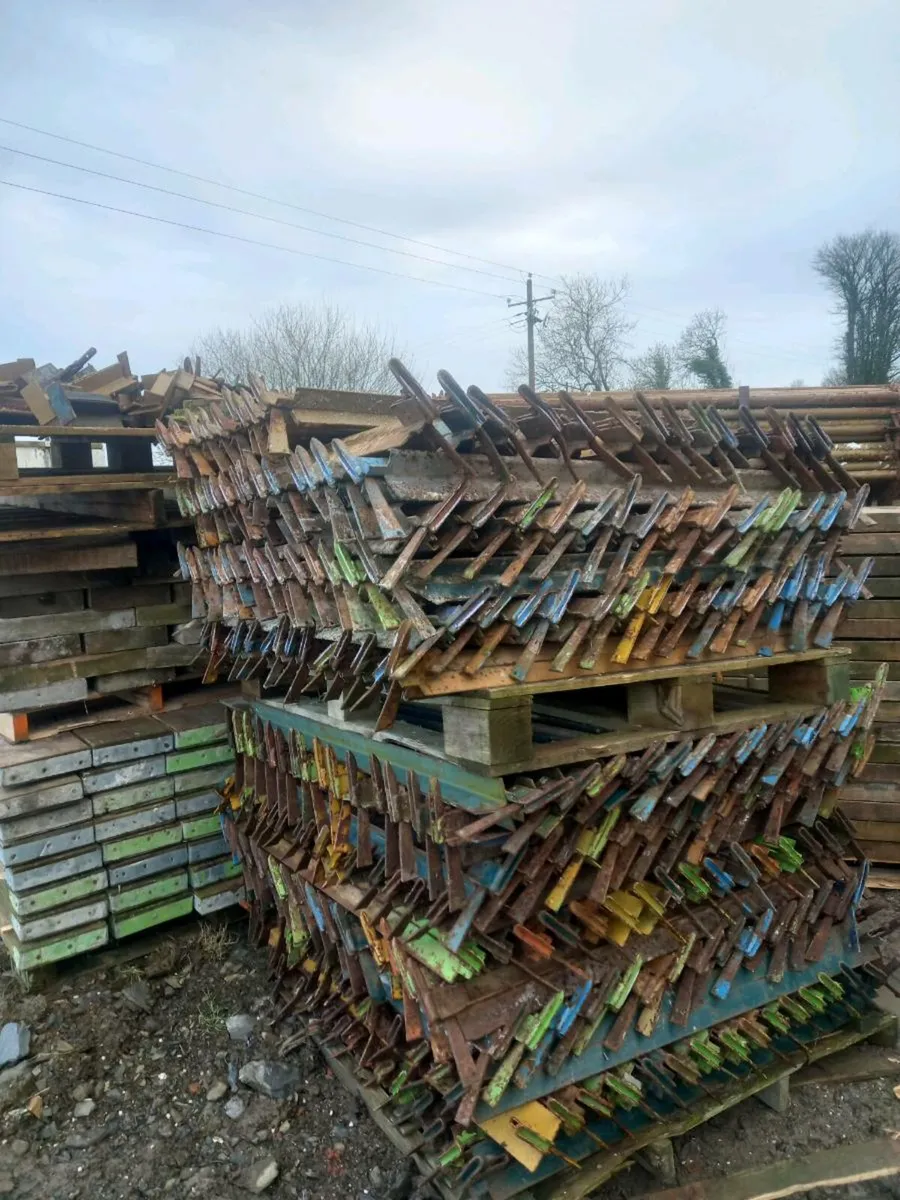 8fts,9fts,4fts,jacks plus other scaffolding - Image 3