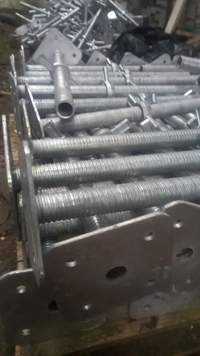 8fts,9fts,4fts,jacks plus other scaffolding - Image 4