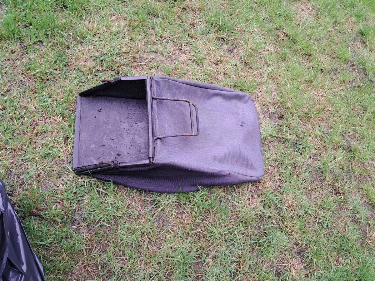 Lawnmower parts - Image 3