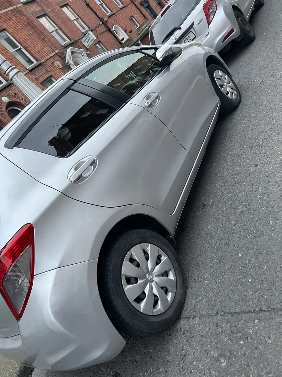 Toyota vitz automatic - Image 4