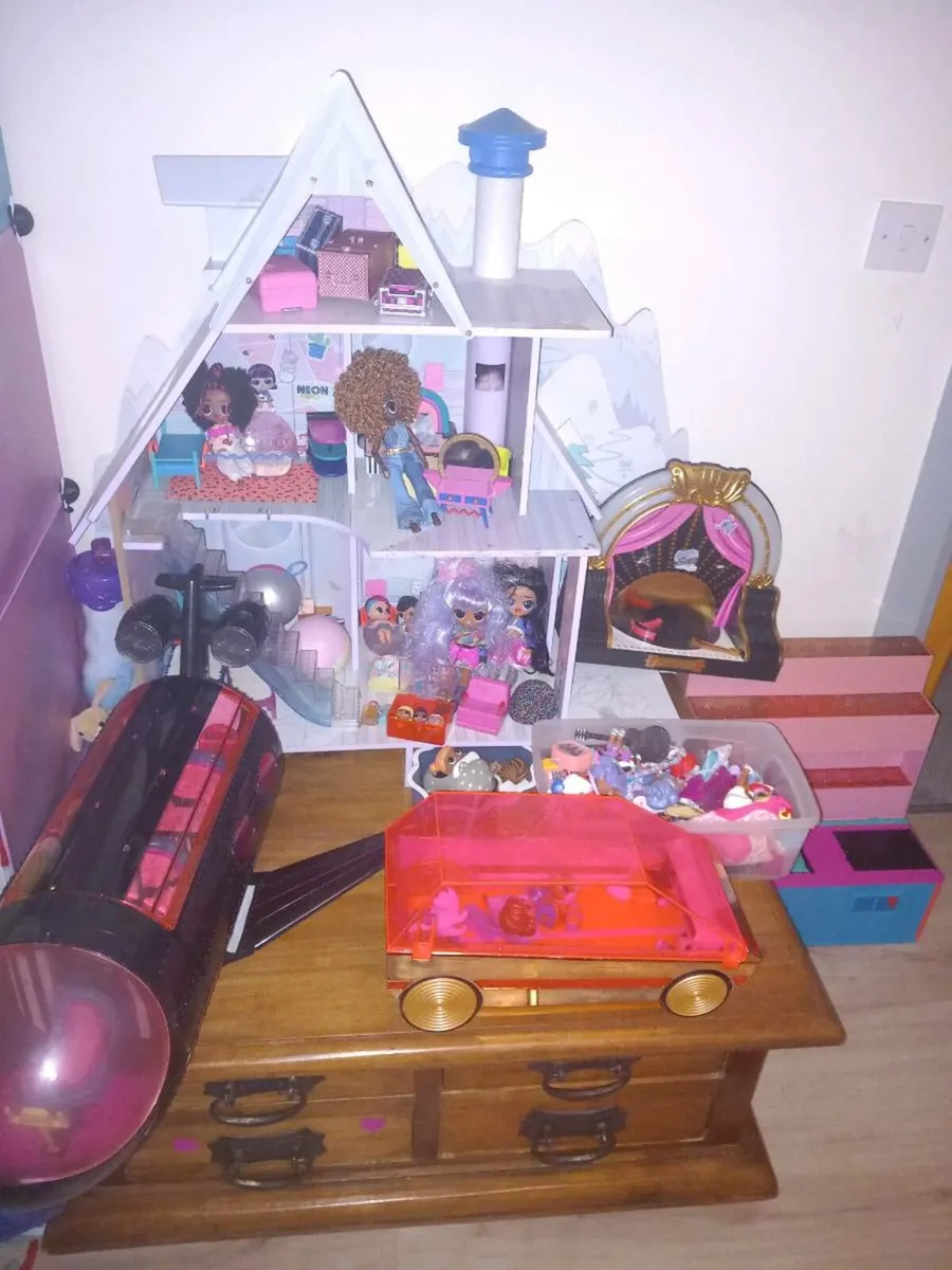 Set of lol dolls and houses - Image 1
