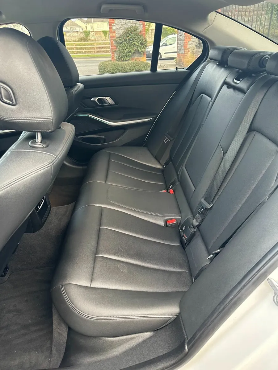 BMW 3-Series 2020 - Image 3