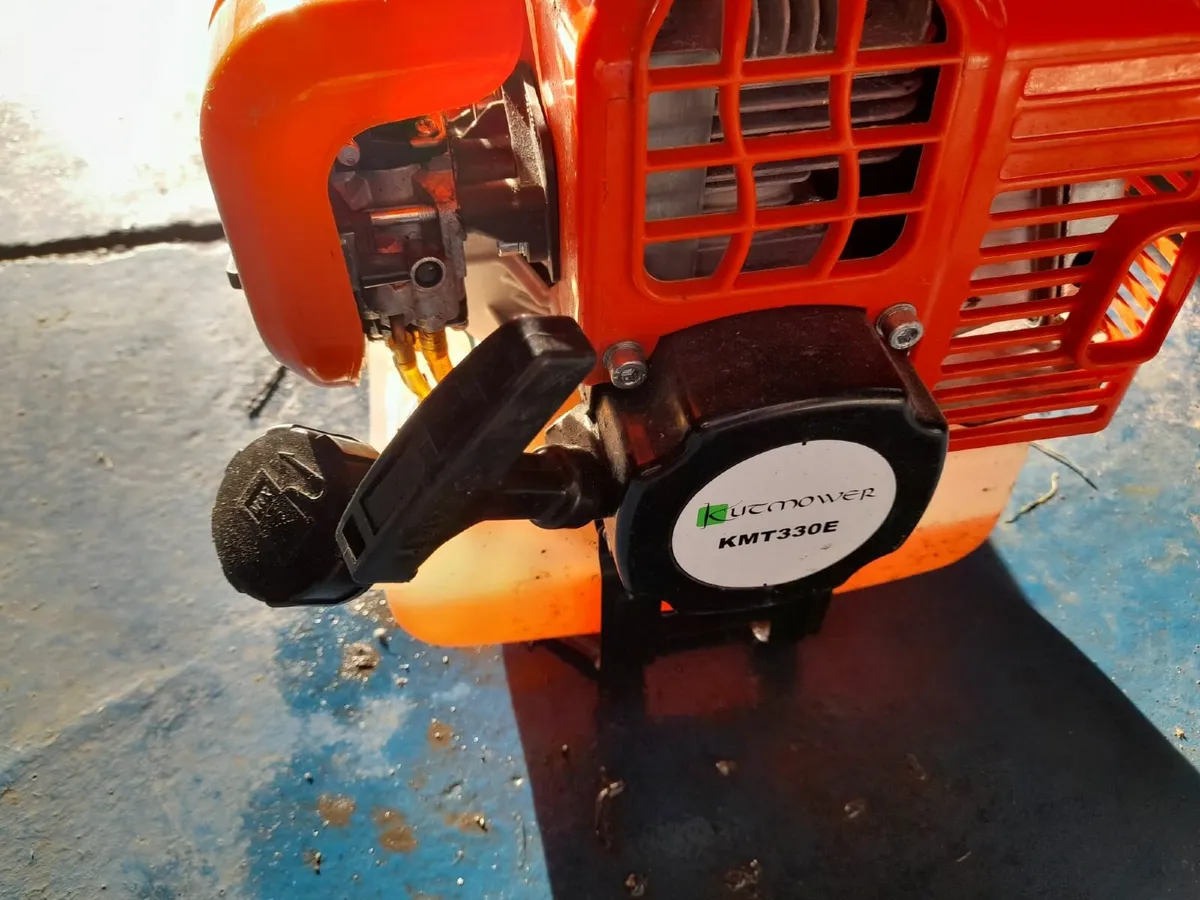 Combined Hedge Strimmer and Saw - Image 2