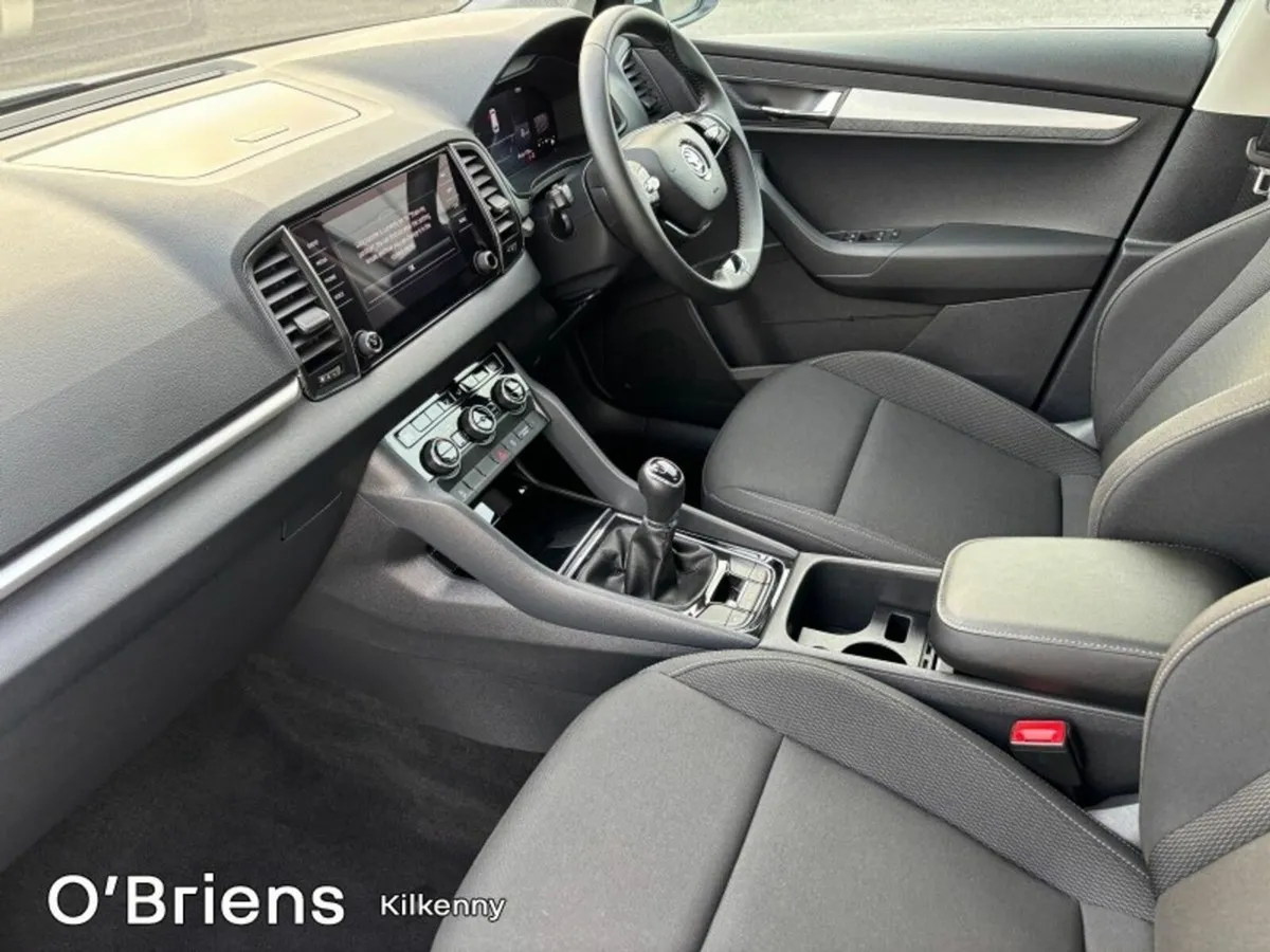 Skoda Karoq AMBITION 2.0 TDI 115 BHP 5DR *1 OWNER - Image 4