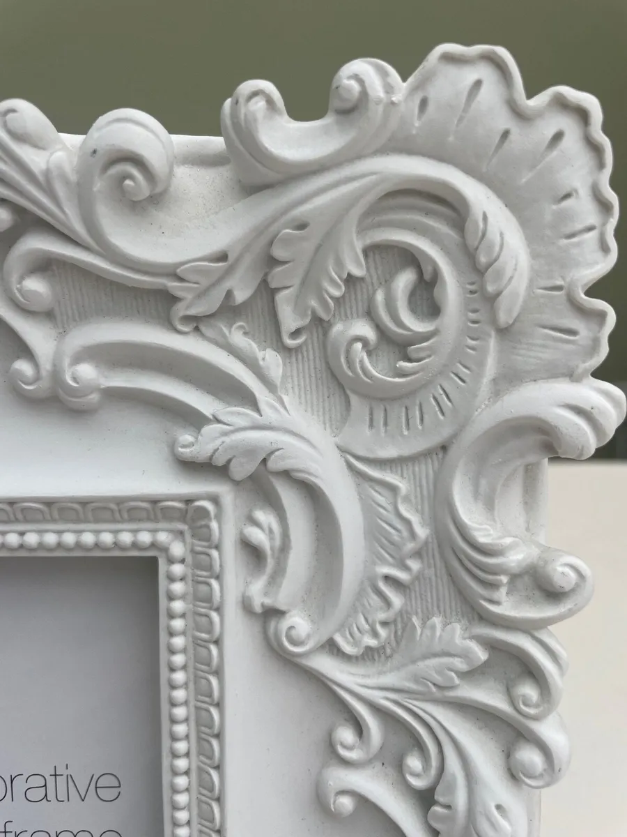 Ornate picture frame - Image 1