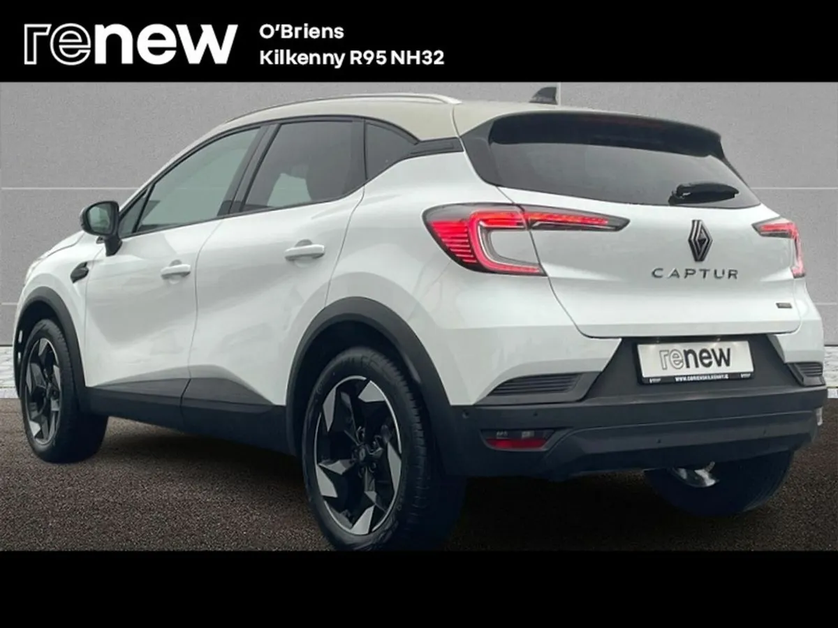 Renault Captur TECHNO E-TECH HYBRID 1.6 145 BHP AU - Image 3