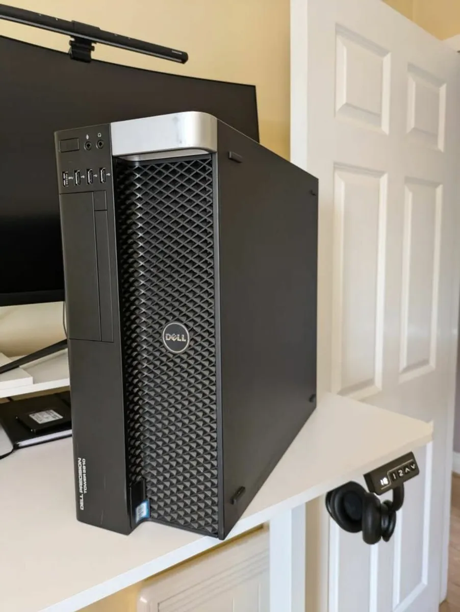 DELL Precision Tower 5810 - Image 1