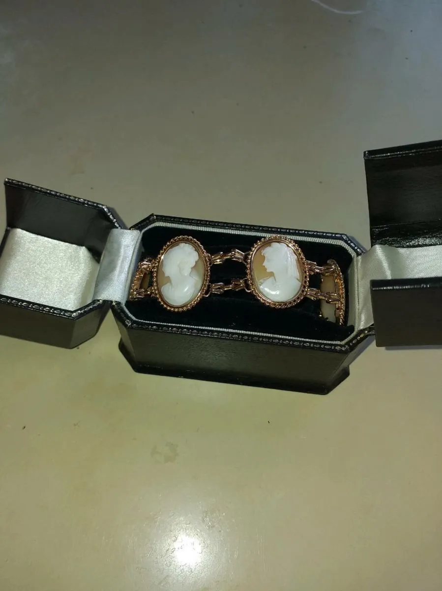 9ct rose gold came bracelette - Image 1