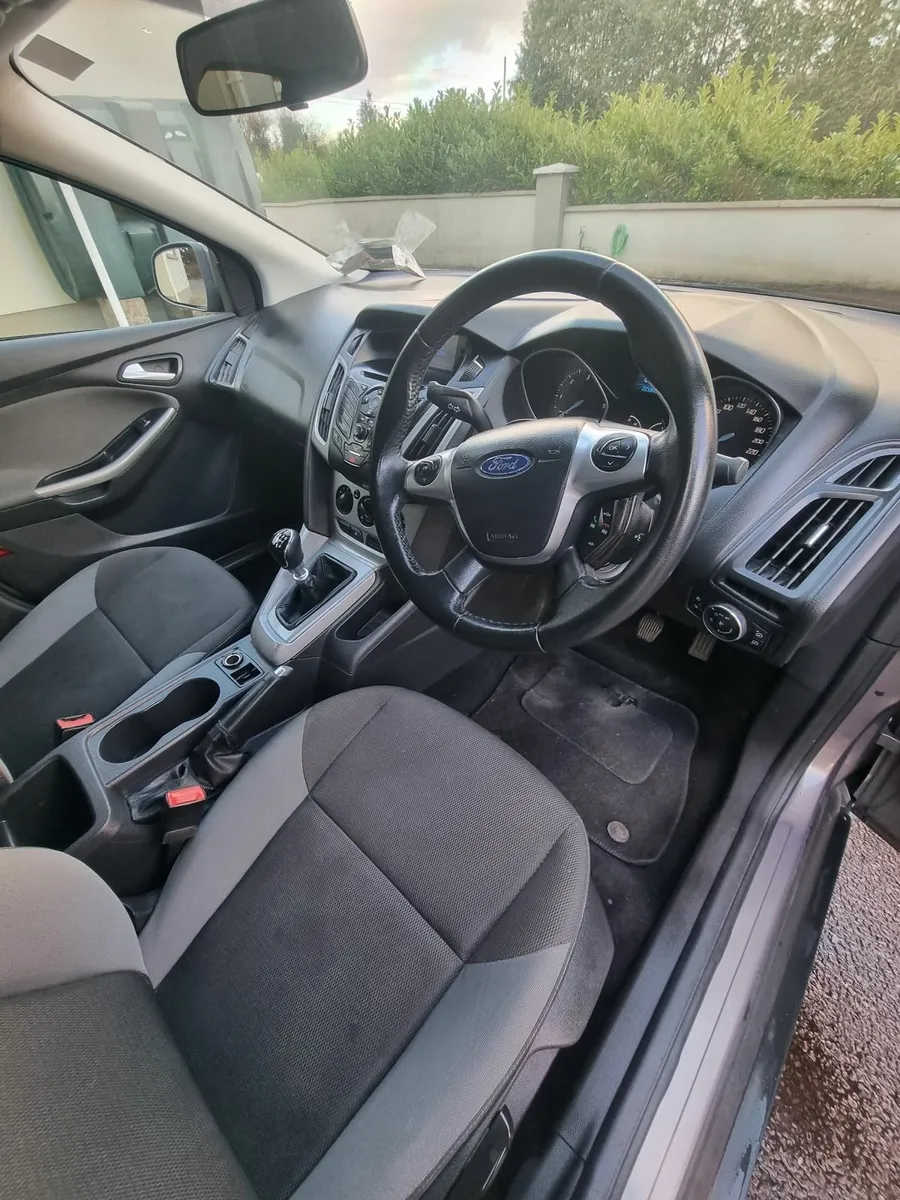 Ford Focus 2012 - Image 2