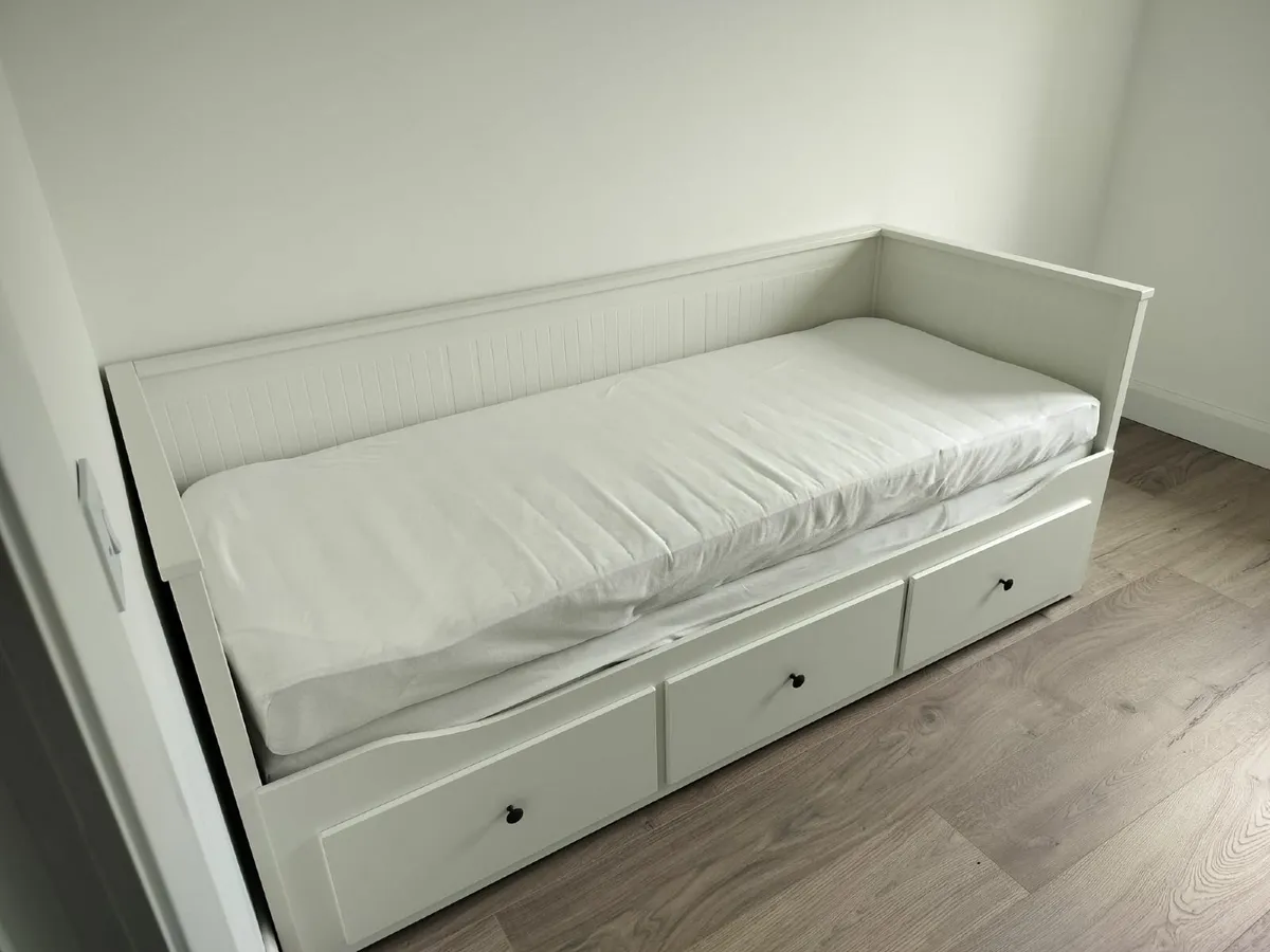 Daybed with premium mattresses for sale - Image 1