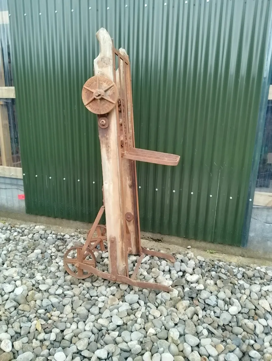 Hand Truck - Image 1