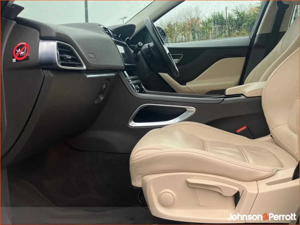 Jaguar F-Pace RWD 2.0 D 180PS Prestige Auto - Image 4