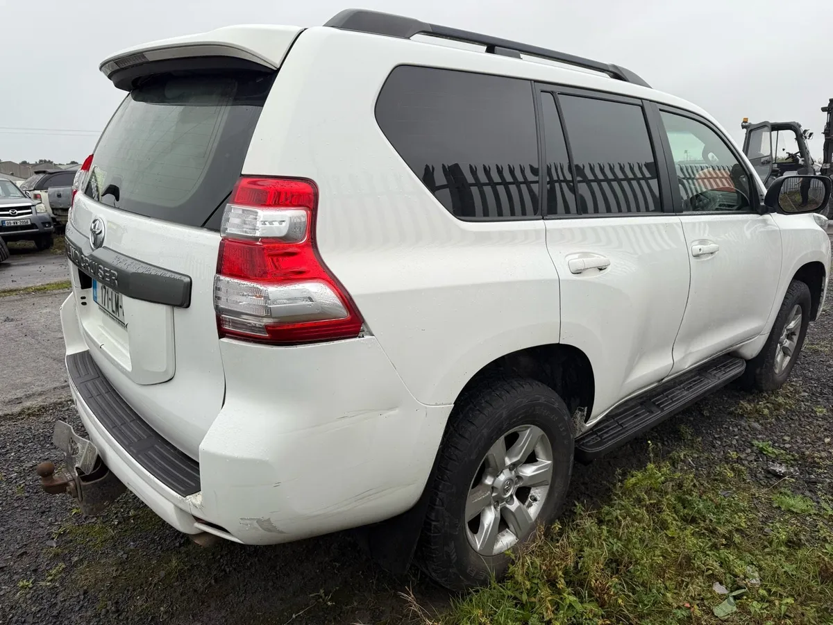 2017 Toyota Landcruiser 2.8d NEEDS ENGINE - Image 3