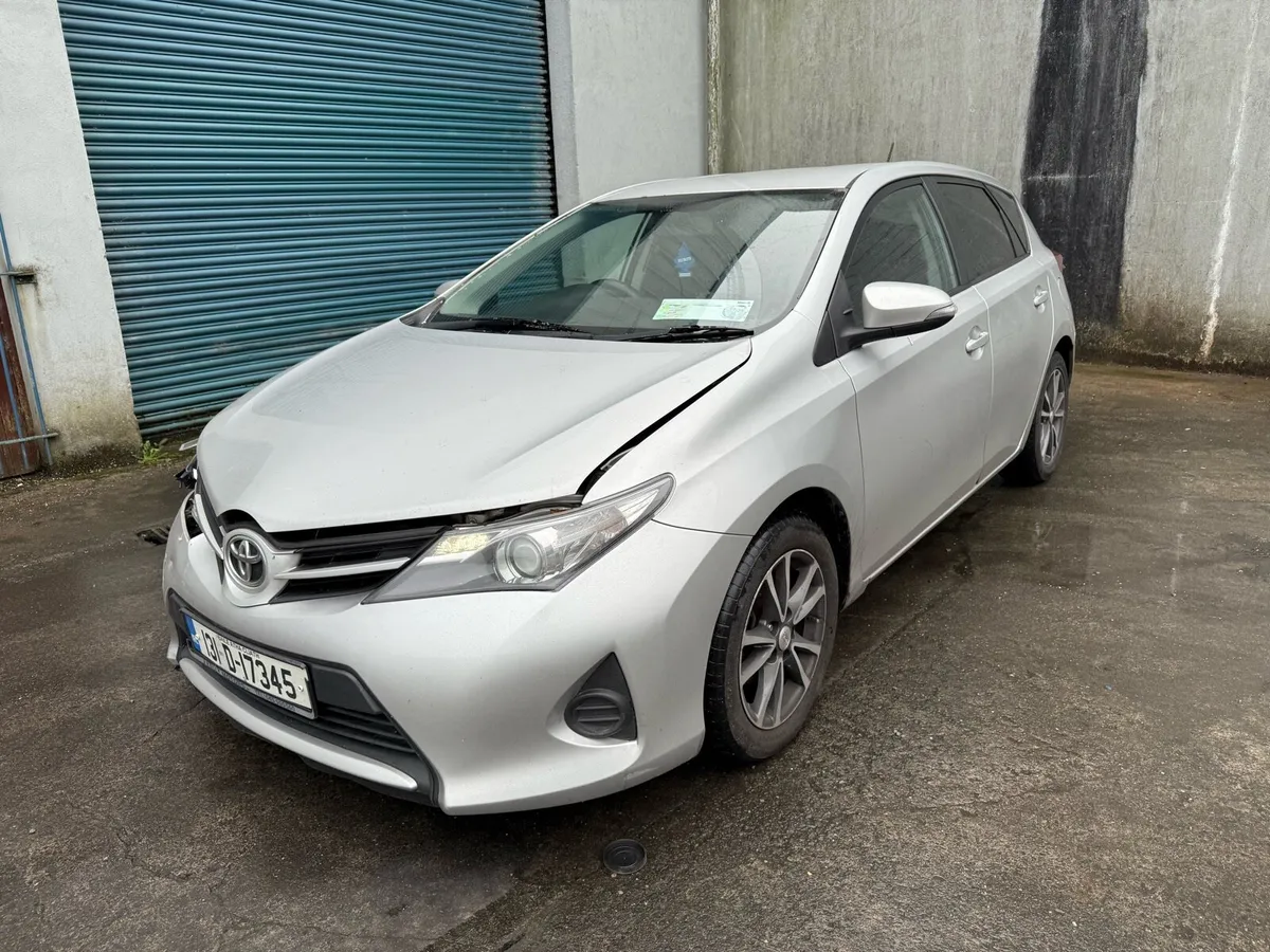 2013 Toyota Auris 1.4d4d DRIVE HOME - Image 2
