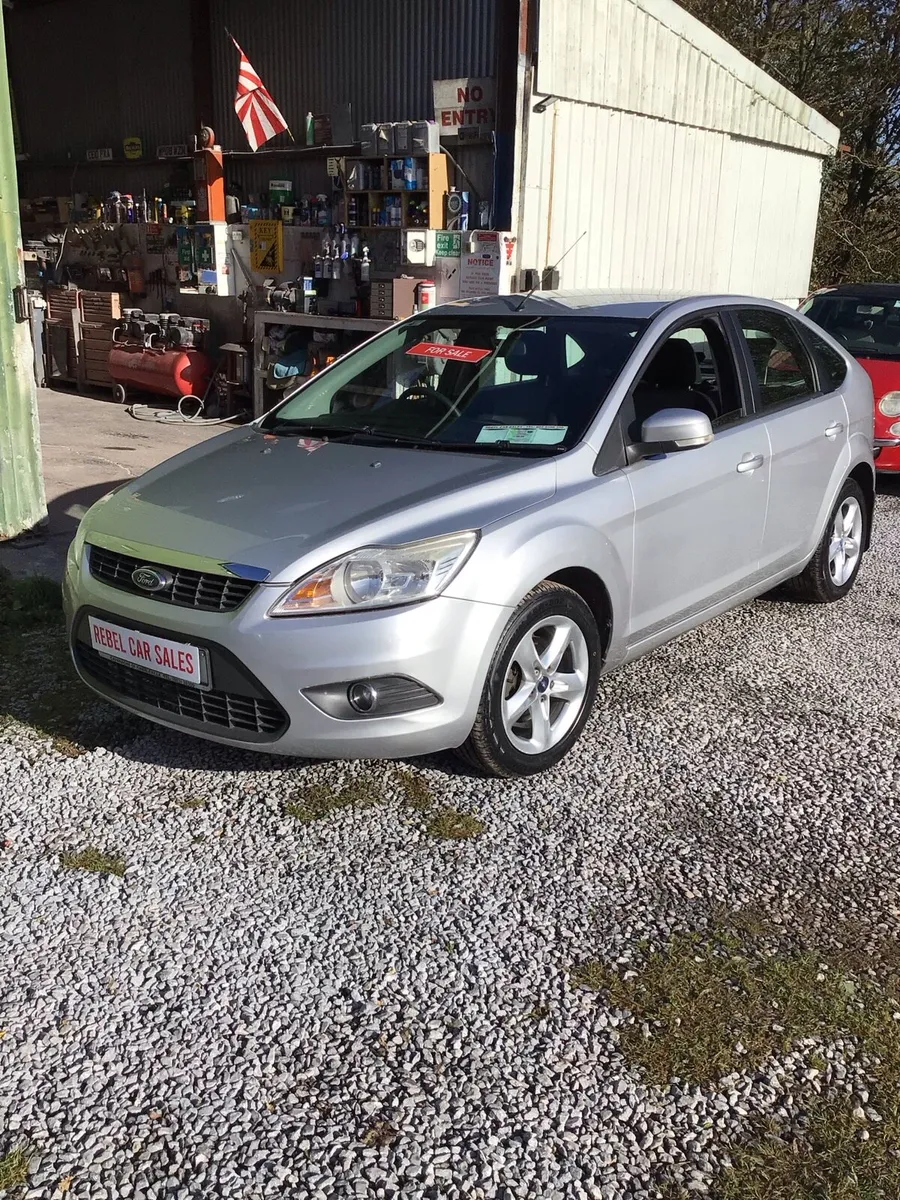 2010 Ford Focus - Image 3