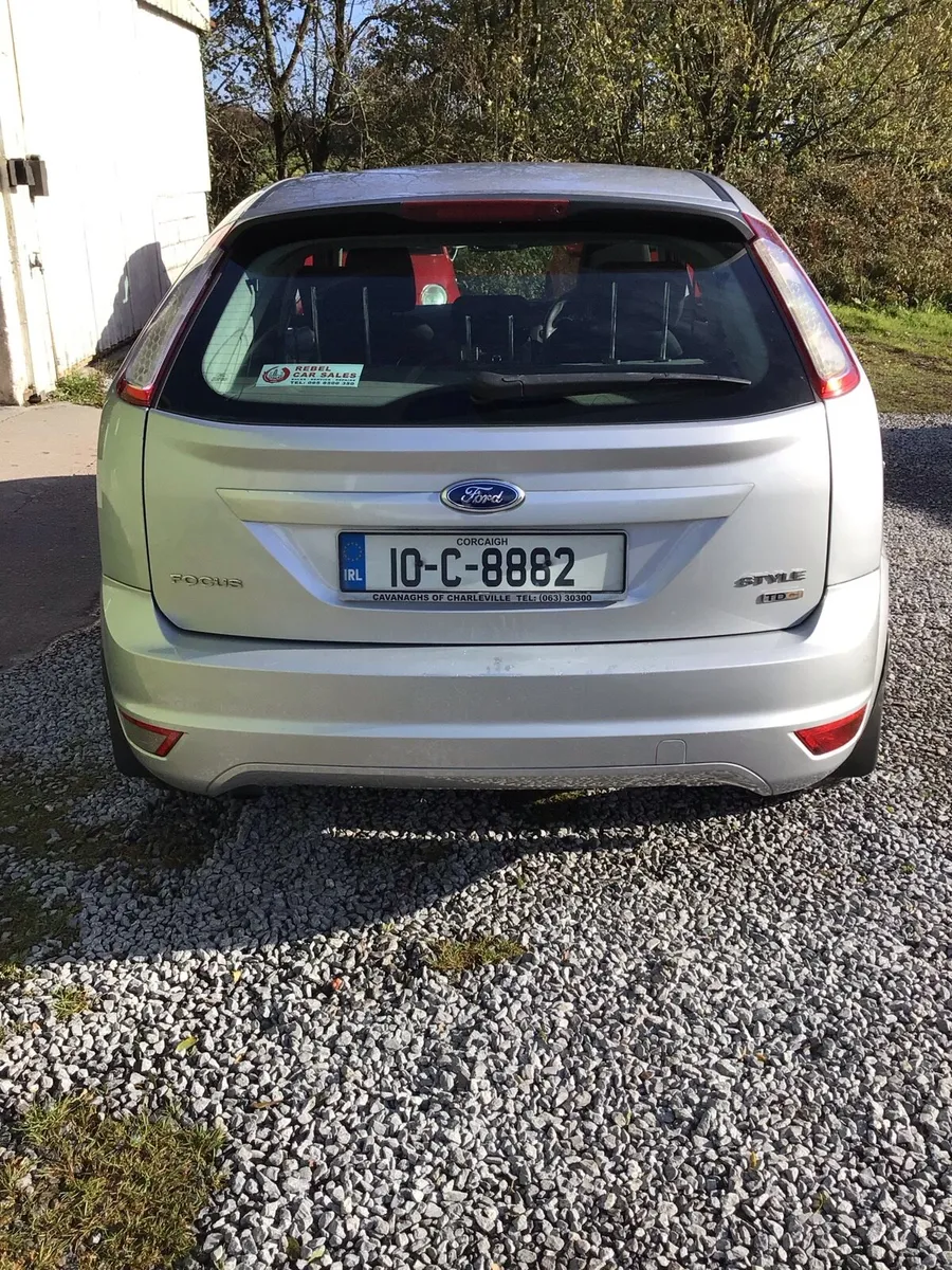 2010 Ford Focus - Image 4