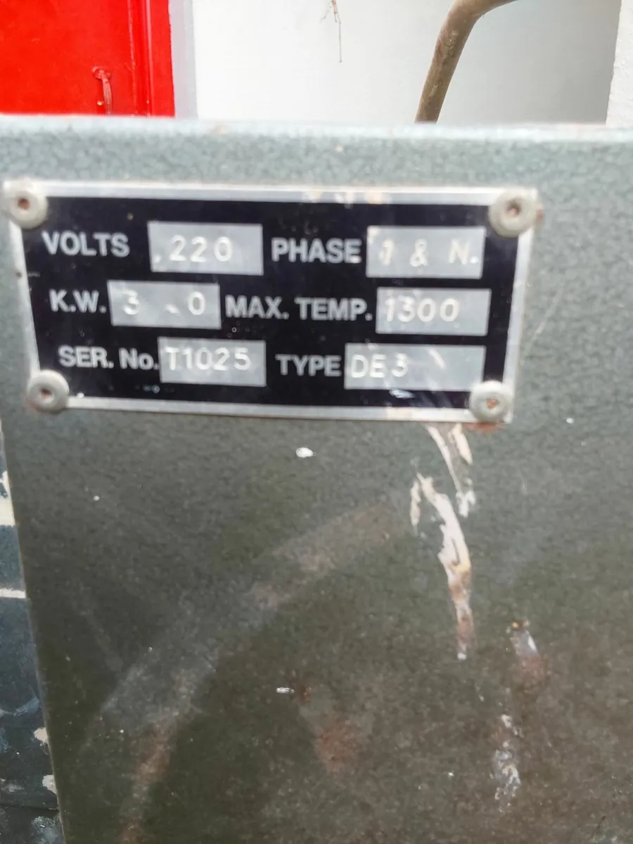 Small pottery kiln - Image 2