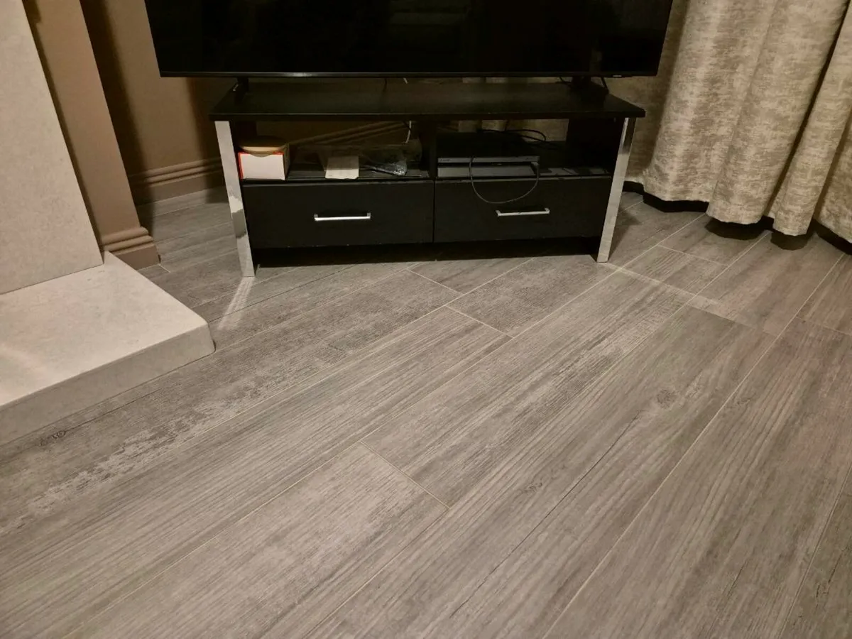 TV stand & side table (x2) set - Image 1