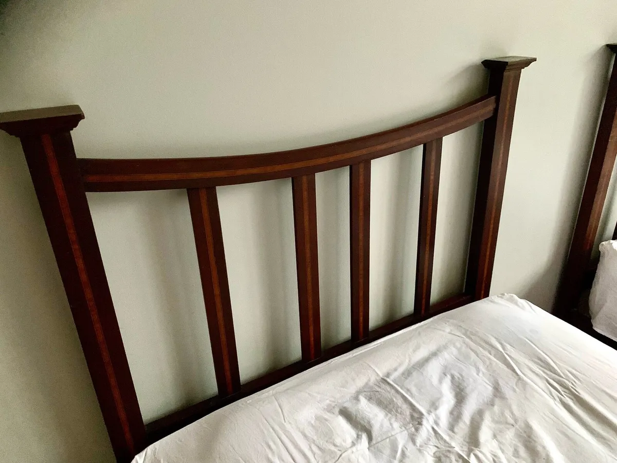 Antique twin single beds - Image 2
