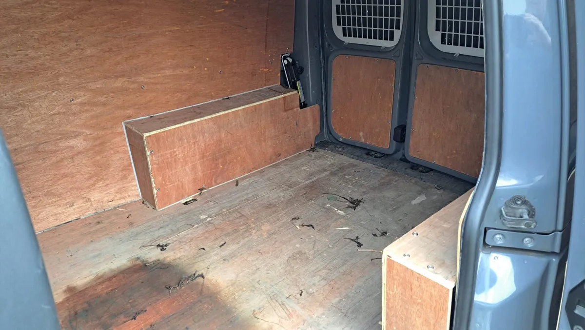 2018 VW CADDY 2.0 L DSL. VAT INVOICE - Image 2