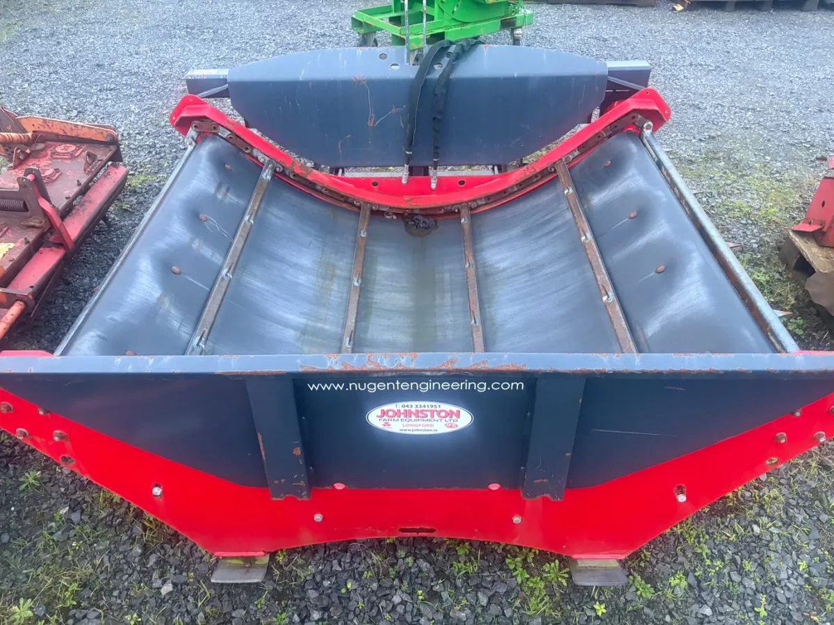 Nugent Bale Feeder - Image 1