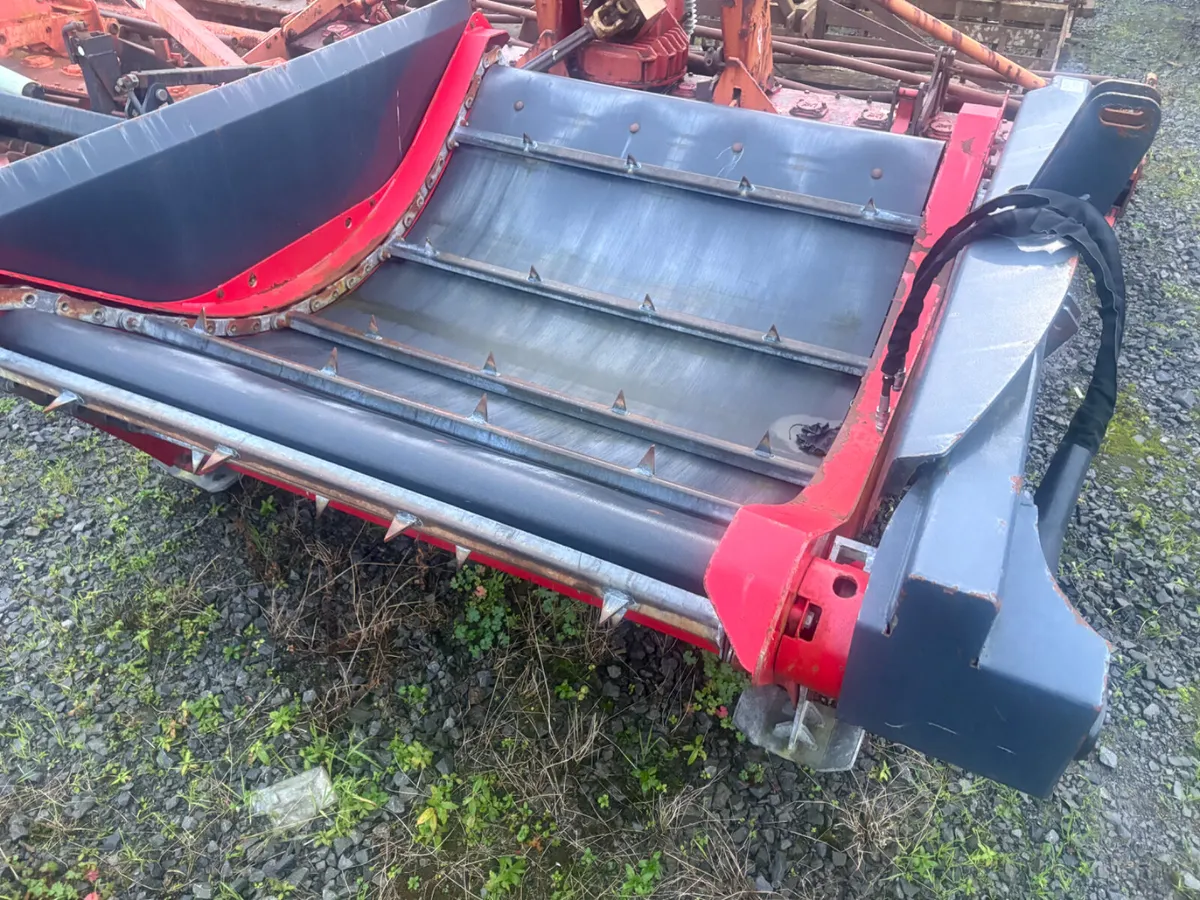 Nugent Bale Feeder - Image 3